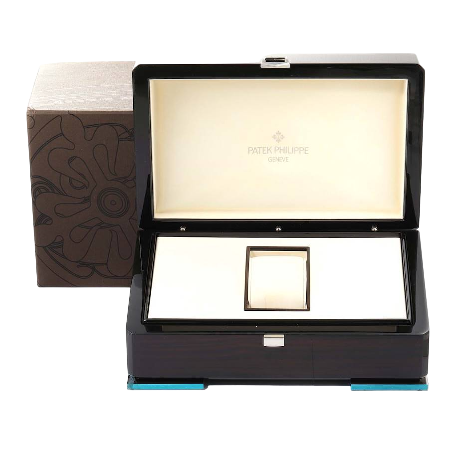 Patek Philippe Ladies Nautilus 35.2mm 7118/1200R-010 Golden Brown Opaline Wave Dial, Worn 2024